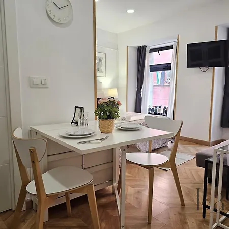Estudio Con Wifi Y Ac En Centro Sol Y Gran Via-3